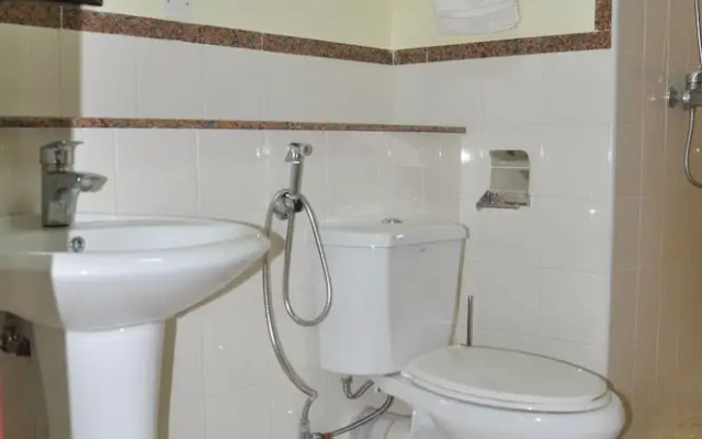 Luwa Evergreen Hotel