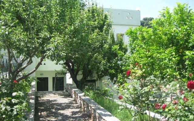 Pefkos Studios and Apartments