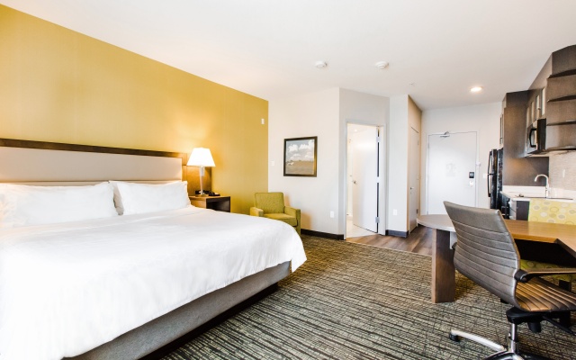 Candlewood Suites West Edmonton - Mall Area by IHG