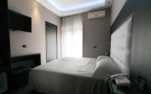 Fly Boutique Hotel