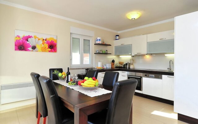 Apartment Azzini Violeta