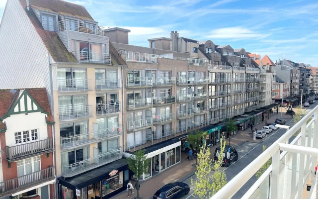 Apartment in Nieuwpoort With sea Views