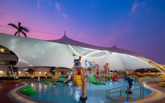 Tanghai Holiday Hotel