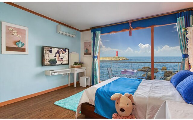 Yangyang Seaglow Rainbow Pension