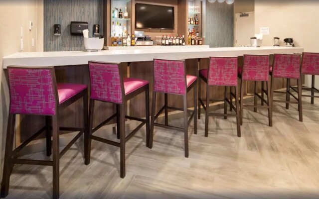 Home2 Suites by Hilton Newark Airport