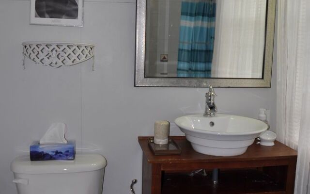 Moncton Suites - 81 Maple Street