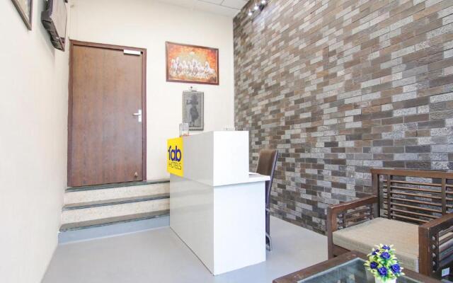 Fabhotel Rivlet Inn
