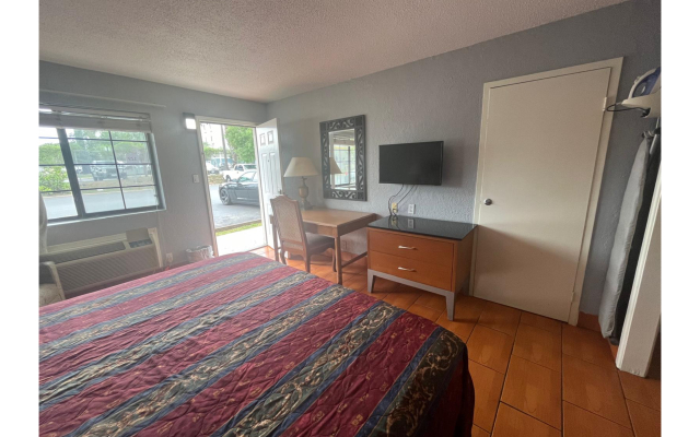 La Posada Inn By OYO Brownsville