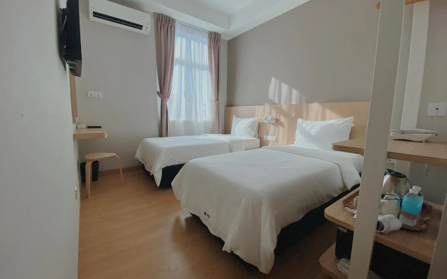 Walk In Hotel