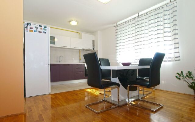Apartment 1920