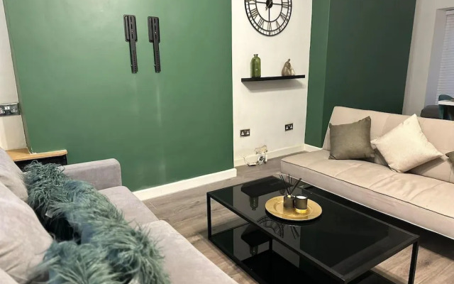 Beautiful 2-bed House in Bridgend
