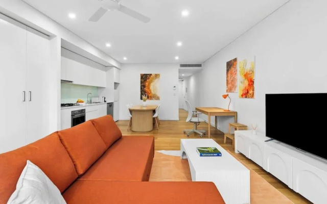 Central Art-filled 2 Beds With Balcony Aircon – Guest Rooms – Sydney