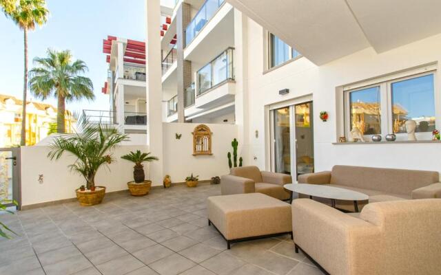 Apartamento Victoria Playa III con una gran terraza