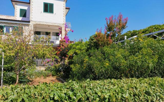 Srđan - 10 m From the Beach - A3