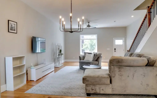 Well-appointed Pittsburgh Home: 1 Mi to Dtwn!