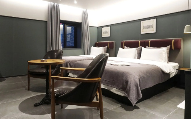 Brown Dot Hotel Masan