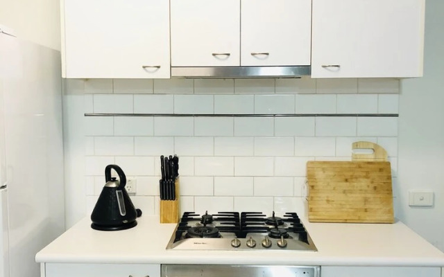 C You 2BR Spacious Apt South Melbourne