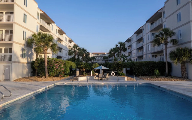 Hodnett Cooper's Beach Club