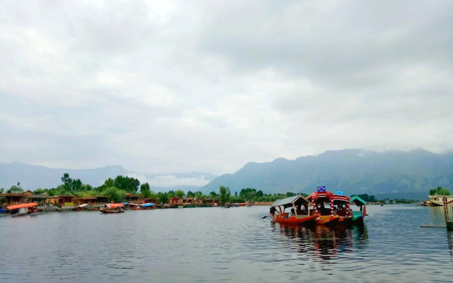 New Bul Bul Group Of Houseboats