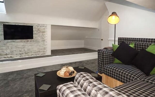 Pavilion Gardens Apartment