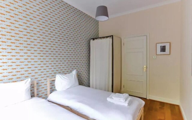 Great Apartment in Beautiful Location!