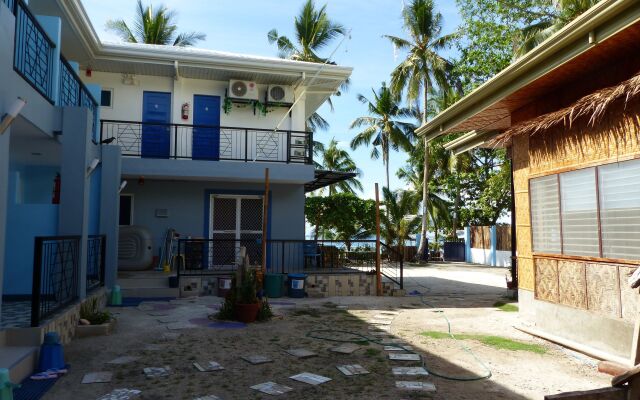 D&B Bluestar Beach Resort