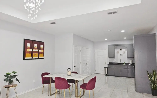 Beautiful Apartment 9 min to Mercedes Outlets