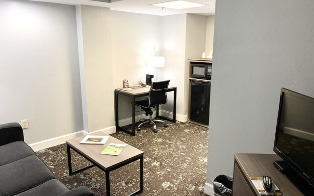 Elwood Hotel & Suites