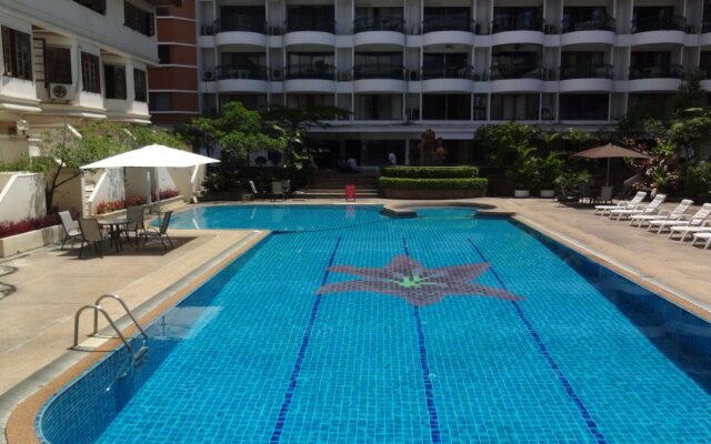 Peace Pool Boutique Hostel