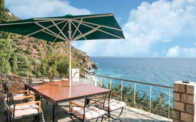 Spacious Villa near Sea in Pera Melana
