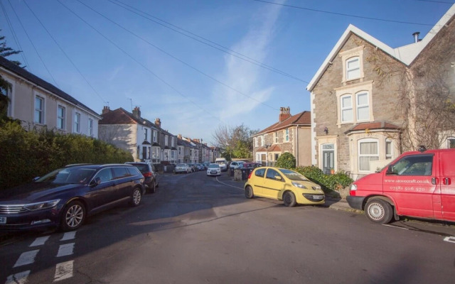Modern and Chic 2 Bedroom in Bristol