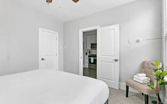 Comfortable 3BR Apt - Lincoln 03-3