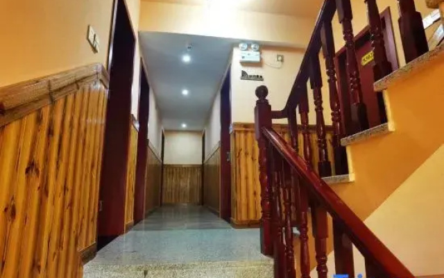 Anji Shanlu Life Minimalist Leisure Homestay (Canglong Baipu)