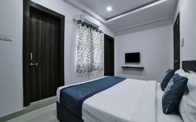 OYO 16432 Srirama Hotels, Khazaguda