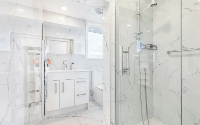 Freshly Renovated 3Br Ellerslie Home