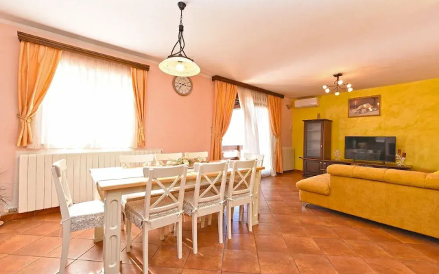 Apartment 1561