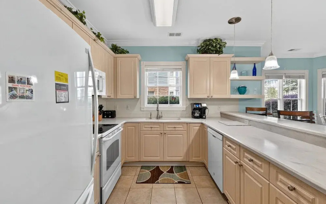 Magnolia Pointe Luster Leaf 4891-101