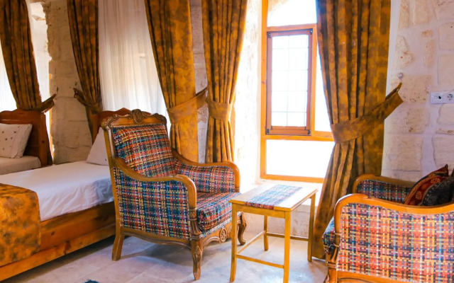 Mons Masius Hotel