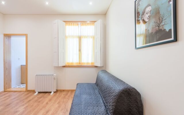 731 Costa Cabral Metro Residence