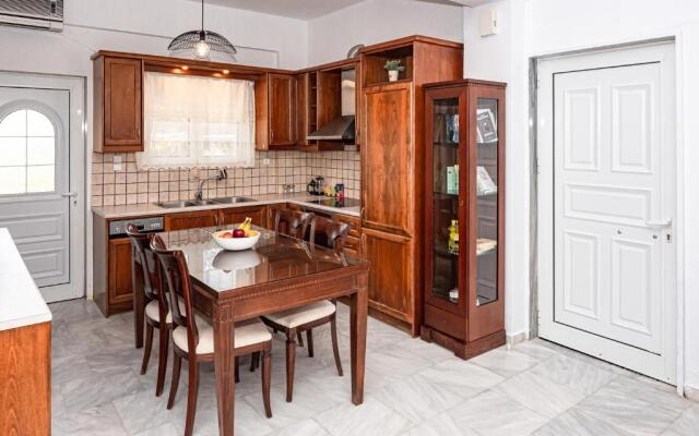 Achilleas Deluxe Apartment