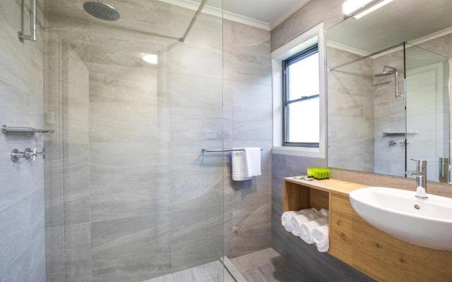 Nightcap at Riverside Hotel