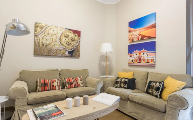 Giralda Dreams by RentalSevilla