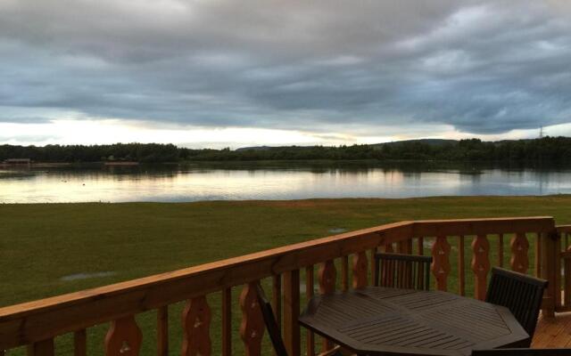 Fenna Lakeside Lodge - Pine Lake Resort