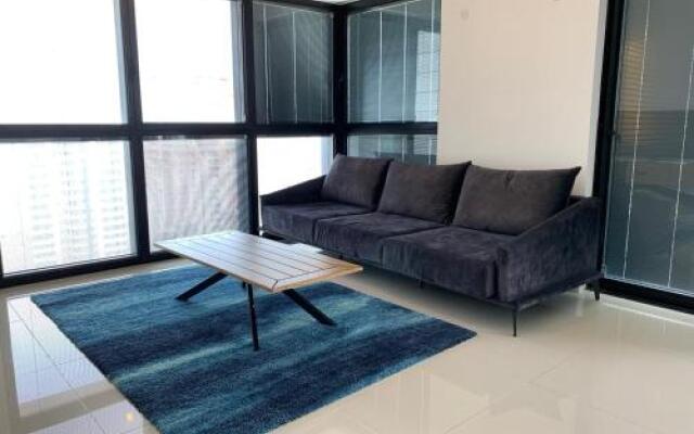 110 sqm Luxury Apartment On The Sea