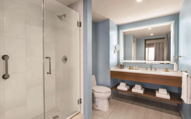 DoubleTree Suites by Hilton Hotel Tampa Bay