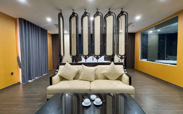 Luxury Phoenix Hotel 2