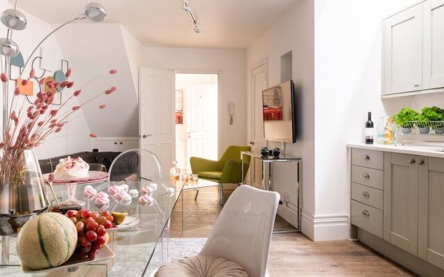 Design Luxury House for Large Groups