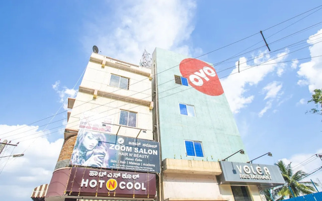 OYO 17136 Hotel Chinmayee Inn