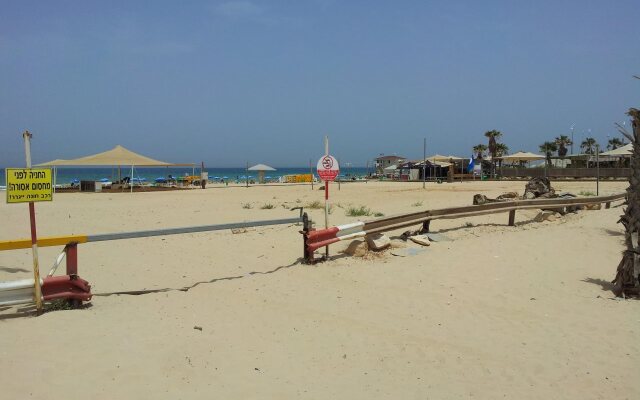 Q Village Hotel - Poleg Beach