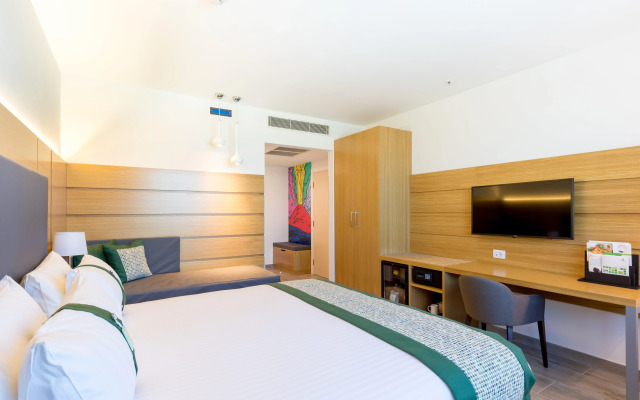 Holiday Inn Naples by IHG